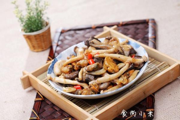 海蛎子炒什锦蘑菇