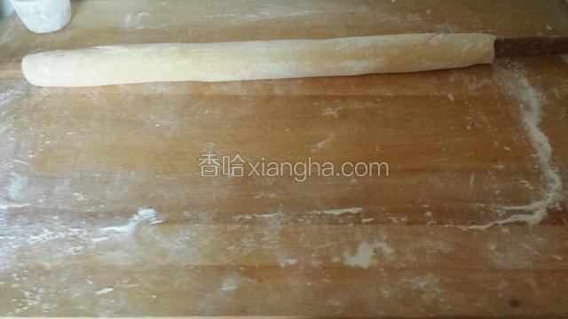 用擀杖擀片