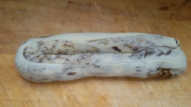 卷好对折叠在一起