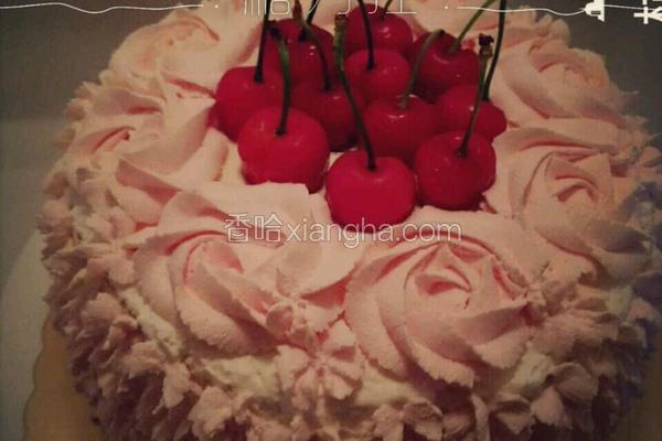 粉玫瑰红樱桃奶油蛋糕
