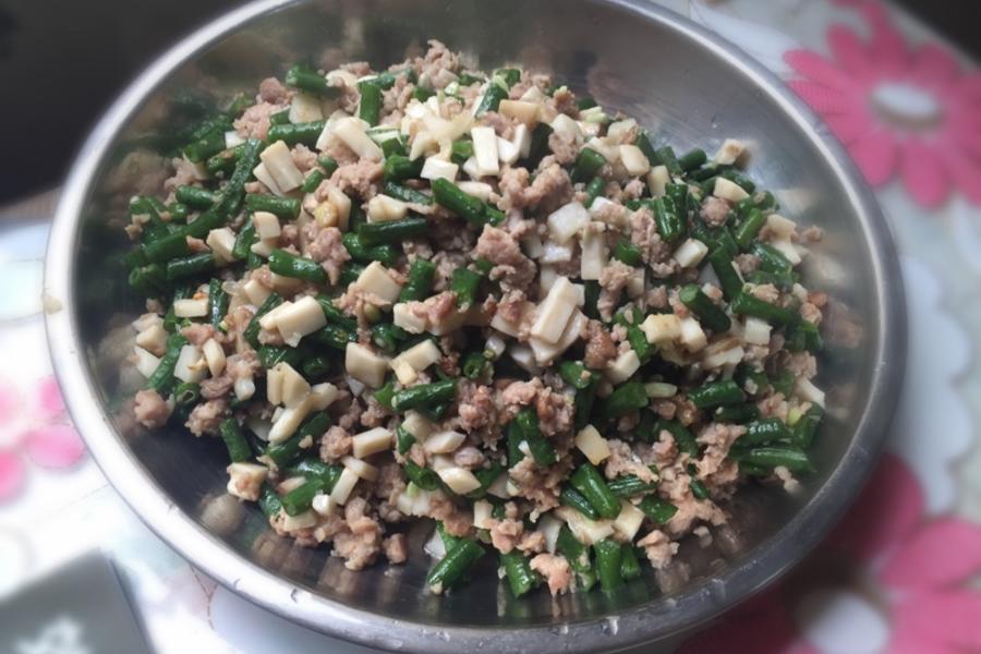 肉碎鸡髀菇炒豆角