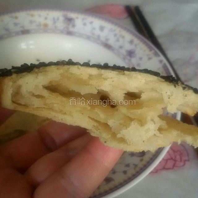 烤好层层酥香。