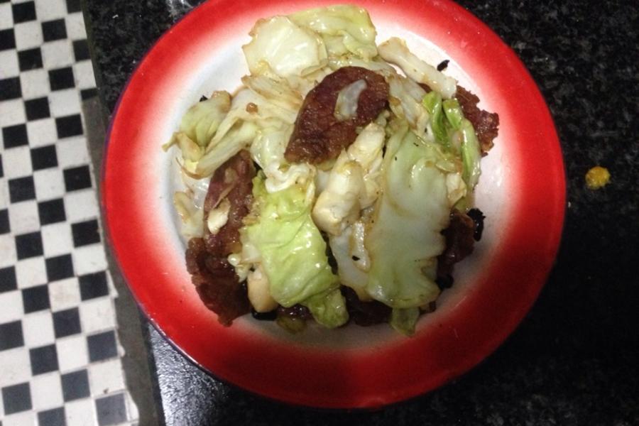 豆豉包菜炒香肠