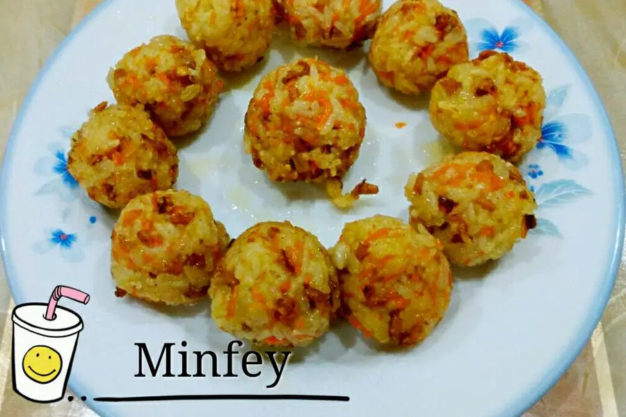 鱿鱼糯米饭团