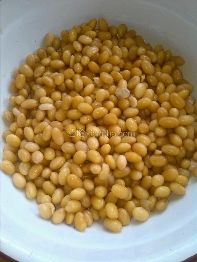 黄豆煮熟后用凉水过凉