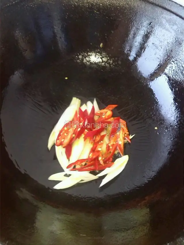 炒香葱红椒