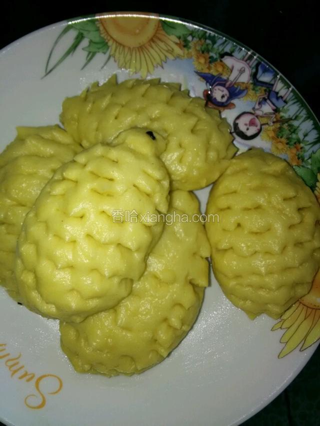 用蒸锅蒸十分钟，出锅