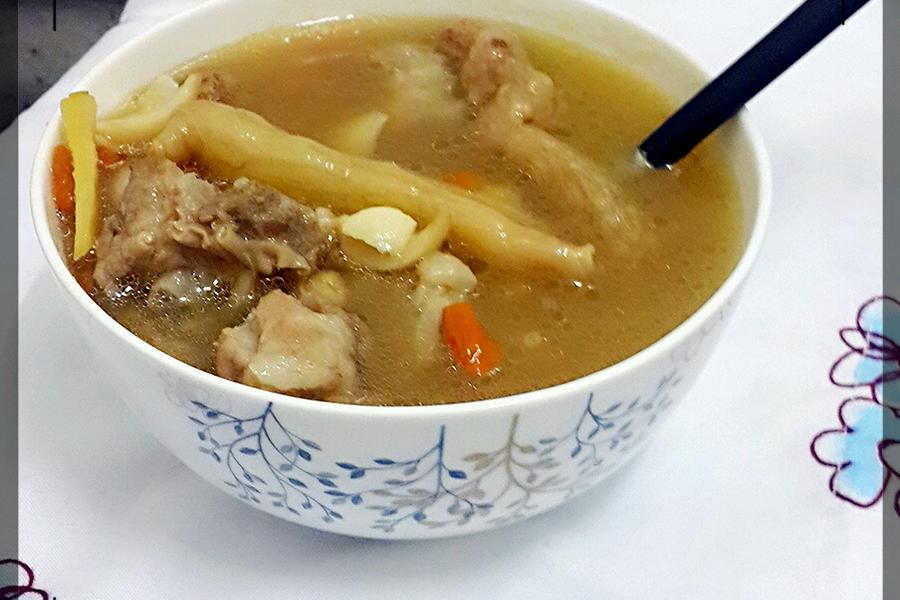 清热润肺排骨汤