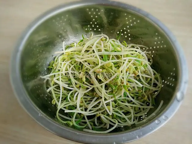 过凉水后瞬间捞出控水备用