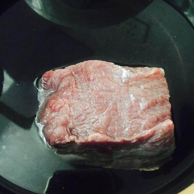 泡好血水的牛肉