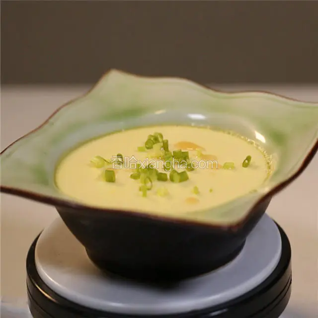 一道美味可口，色香味俱全的鸡蛋羹就展现在大家面前了。