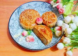 白莲蓉蛋黄广式月饼