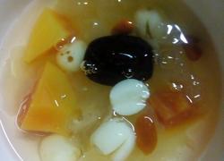 银耳莲子木瓜汤