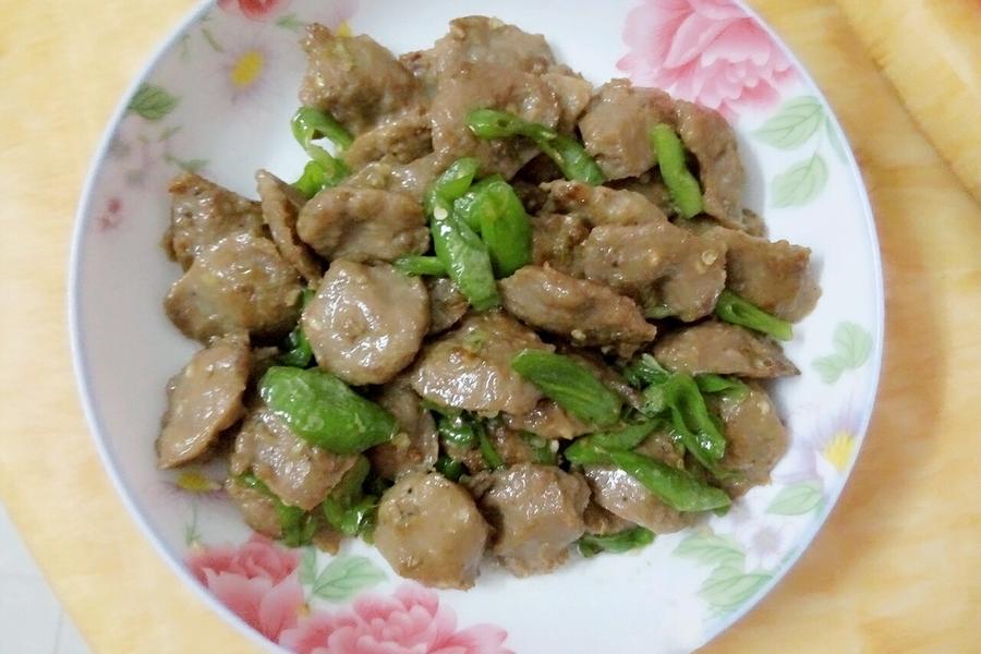 青椒炒牛肉饼