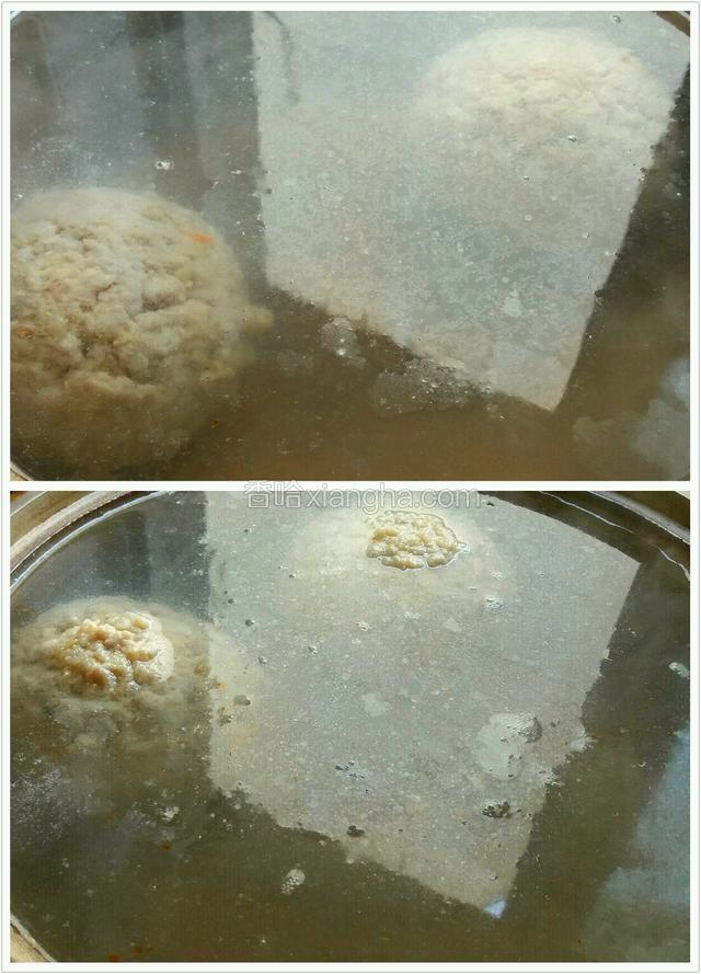 把肉团顺砂锅边滚入砂锅，煮至肉团浮起来。
