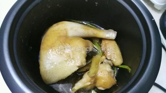 十分钟左右翻个面  再煮个十分钟