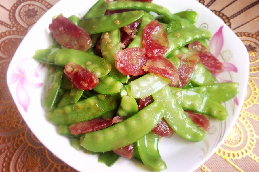 腊肠炒荷兰豆