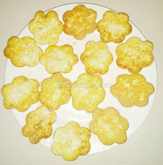 煎好的豆腐备用