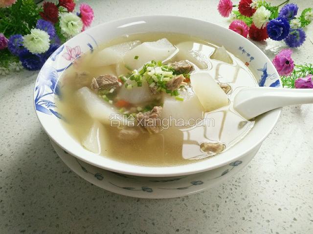 盛入碗中加适量葱花(或香菜)。即食。