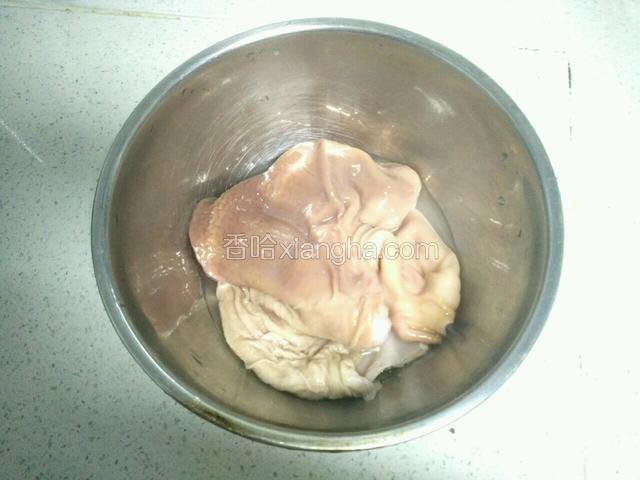 清水冲洗干净。
