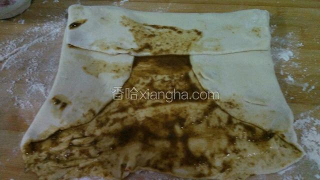 再将折起，左右折，上下折，挺复杂，