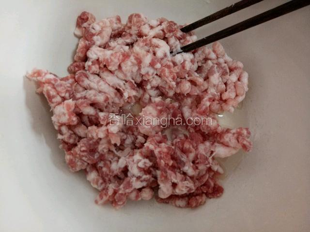 猪肉馅加食用油