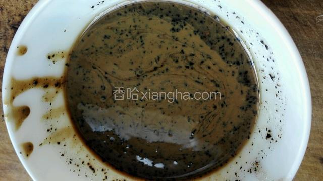 同样方法椒盐碗内的面粉换成麻将，就是麻将烧饼了！