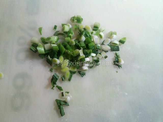切蒜苗粒