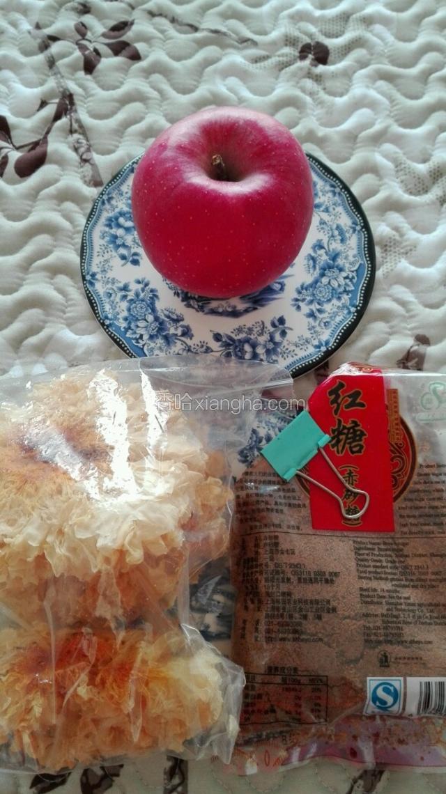 准备好食材，以备待用。