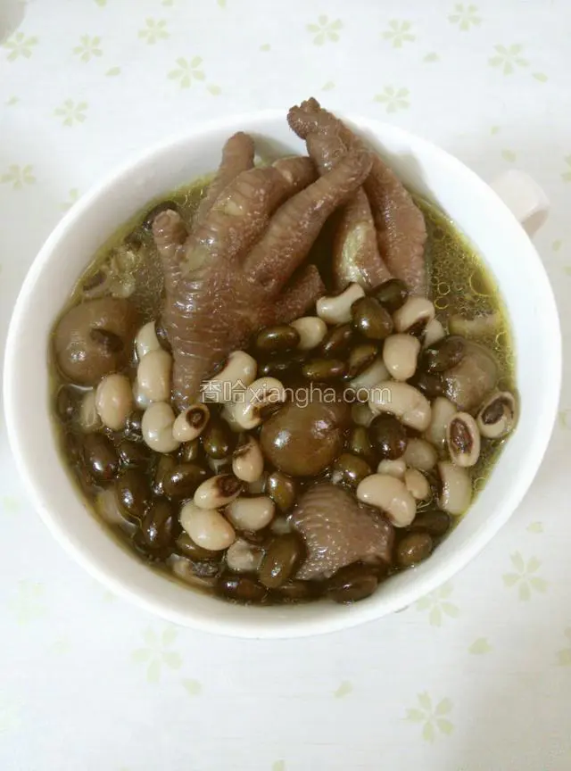 黑豆眉豆鸡脚汤