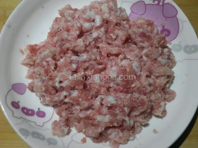 猪肉剁成肉泥