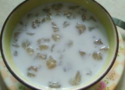 雪蛤膏炖椰奶