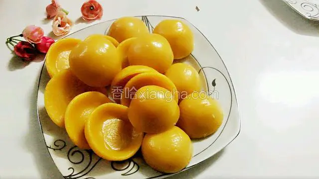 上锅蒸十五分钟焖会就可出锅了。