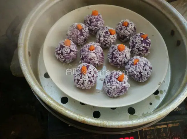 放在锅里搁水蒸十五分钟！