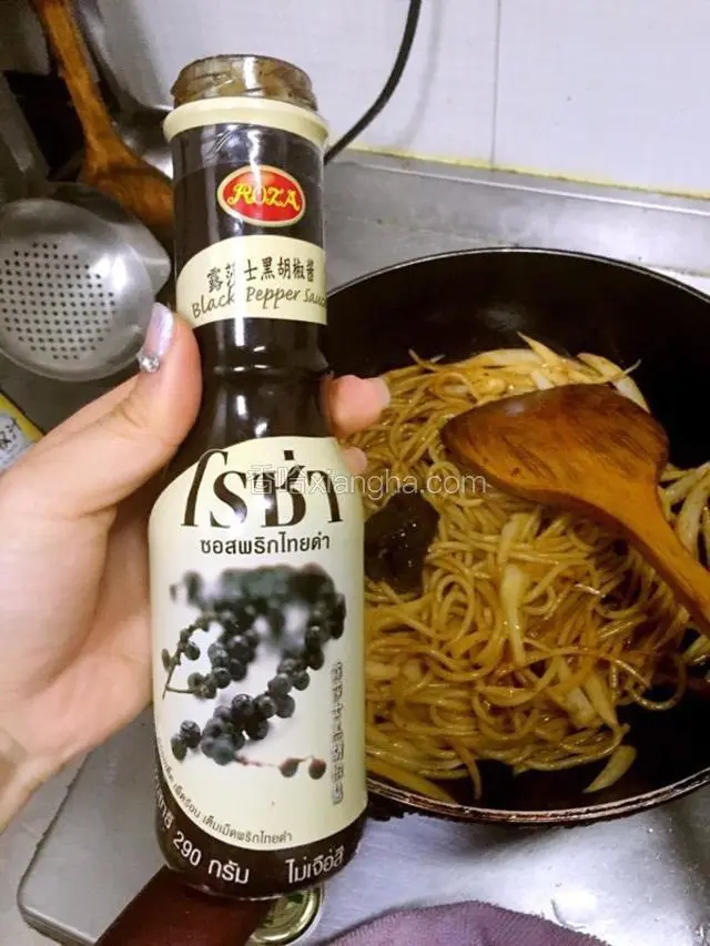 有黑椒酱的可以放一点，没有就不放，加适量食盐，就做好啦