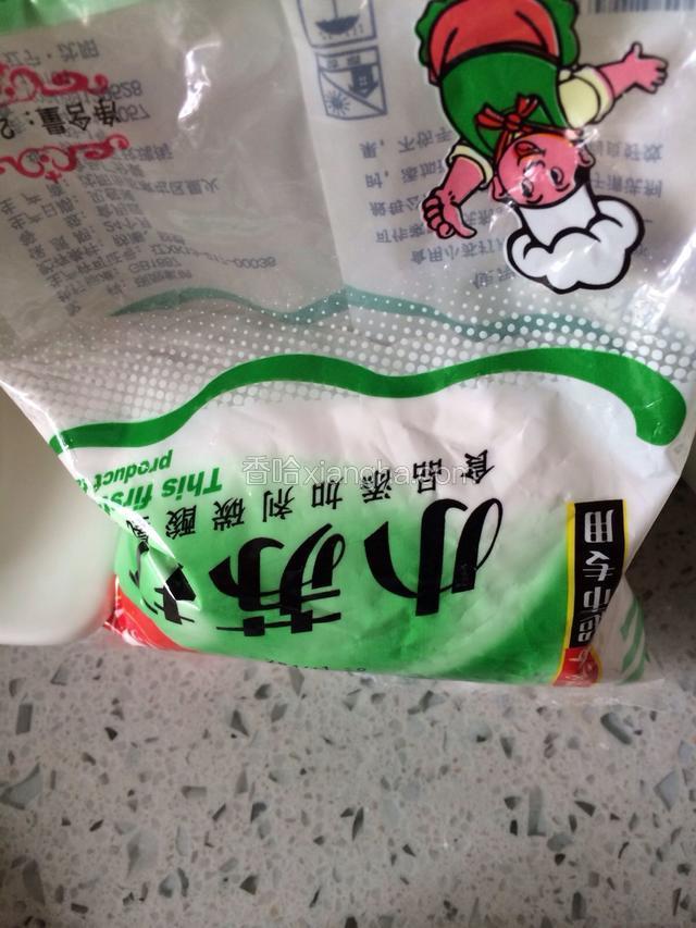 量好小苏打和面粉