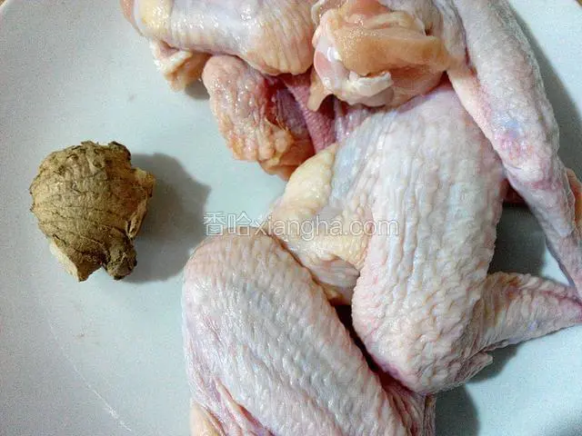 材料鸡翅、姜