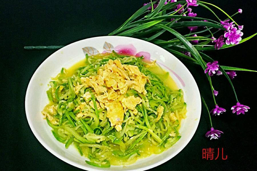 西葫芦炒土鸡蛋