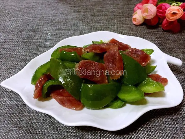 腊肠炒青椒