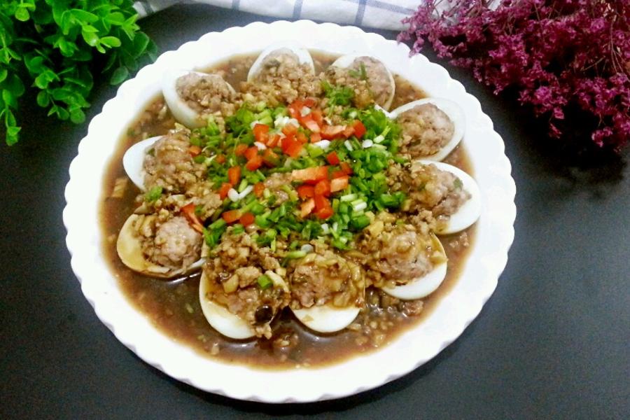 鸭蛋蒸丸子