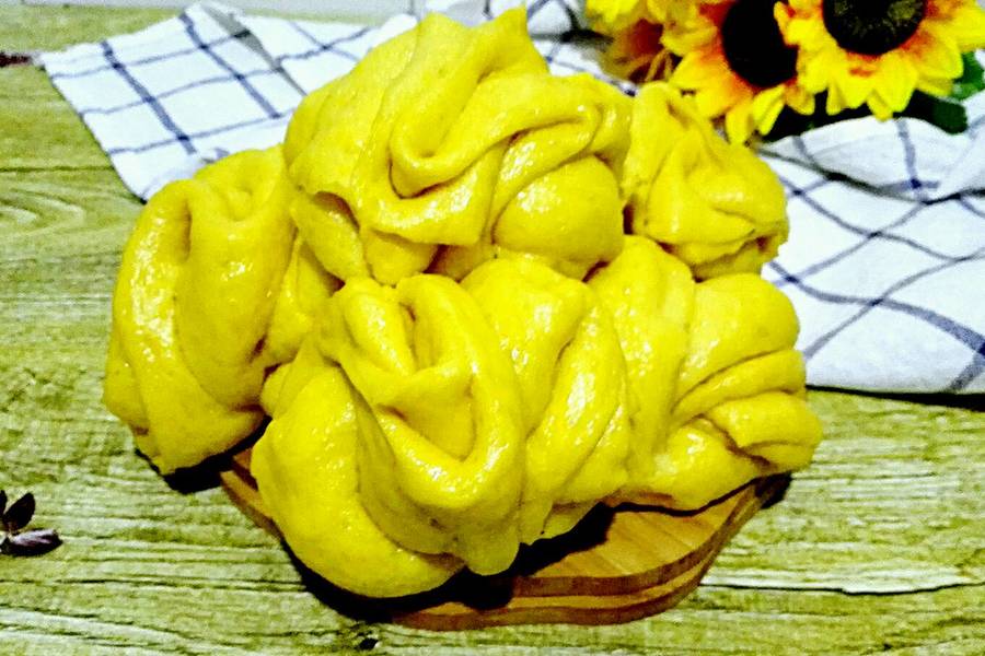 金灿灿全麦南瓜花卷