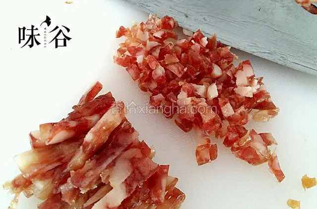 腊肠切碎