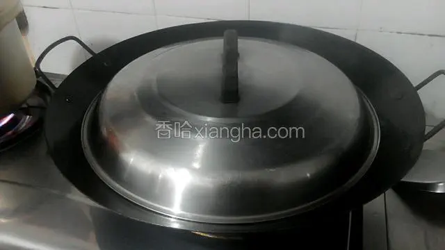 盖上盖子煮五分钟，