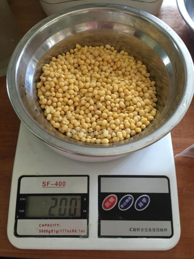 准备脱皮绿豆200g