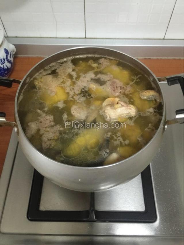 用开水汆烫一下