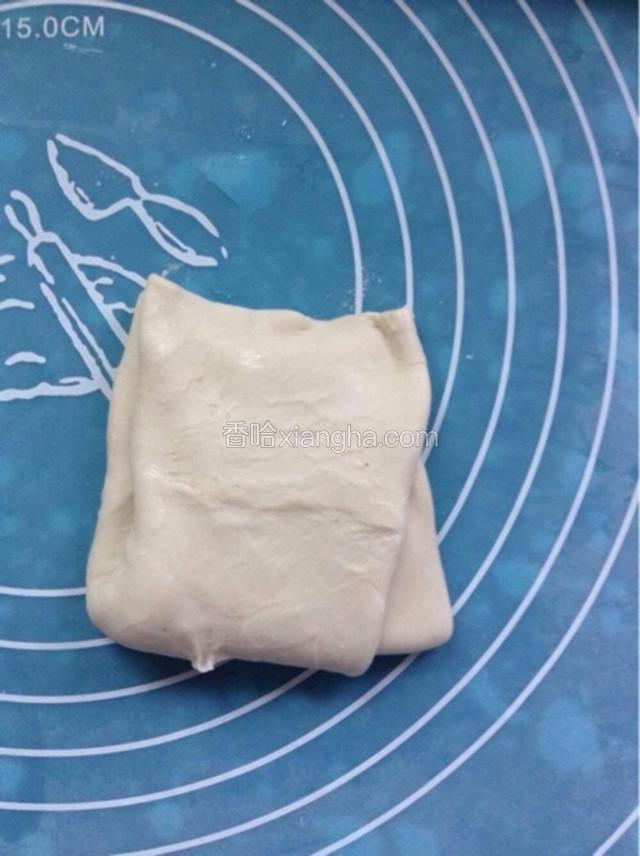 想叠被子一样叠好。