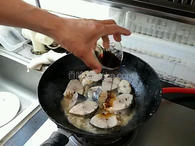 加入一品鲜酱油