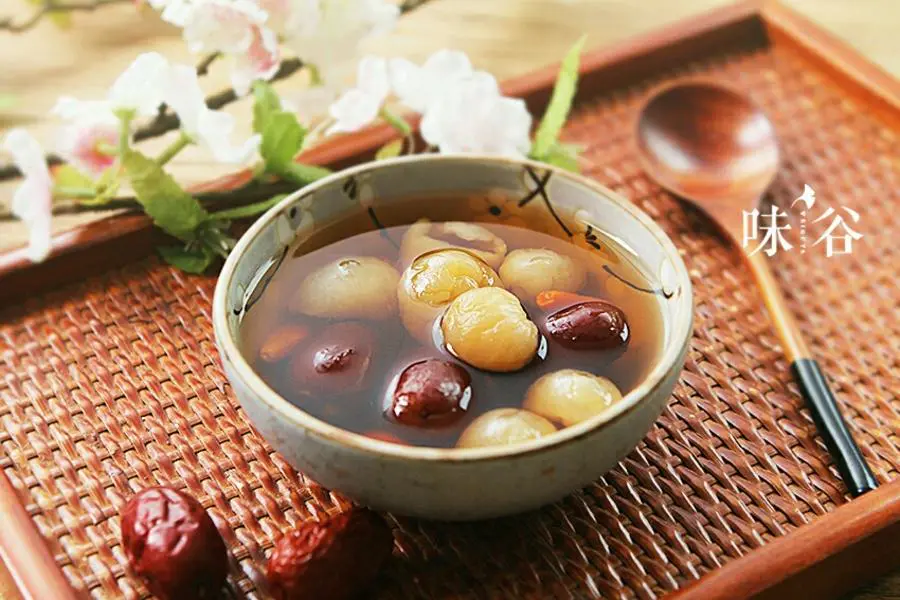 红枣桂圆枸杞红糖水