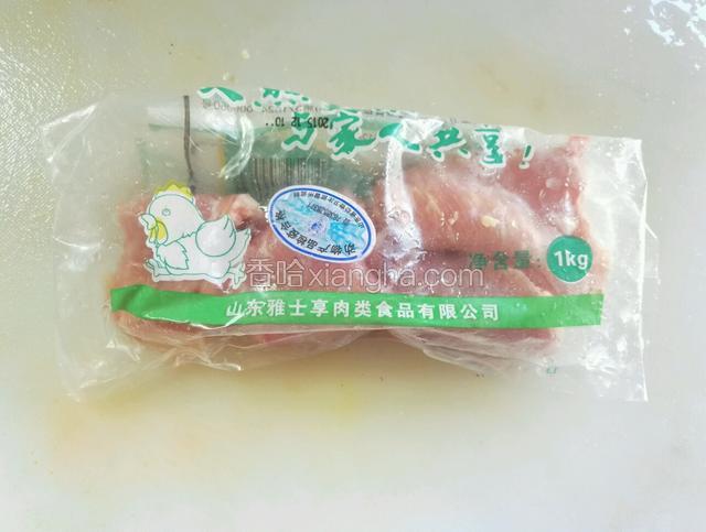 准备好鸡胸肉