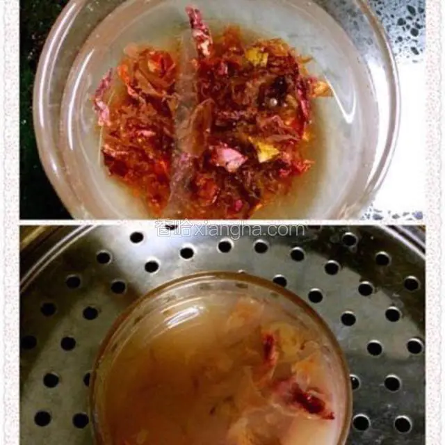 用纯净水泡开玫瑰花酱，放入吉利丁片，隔热水融化。